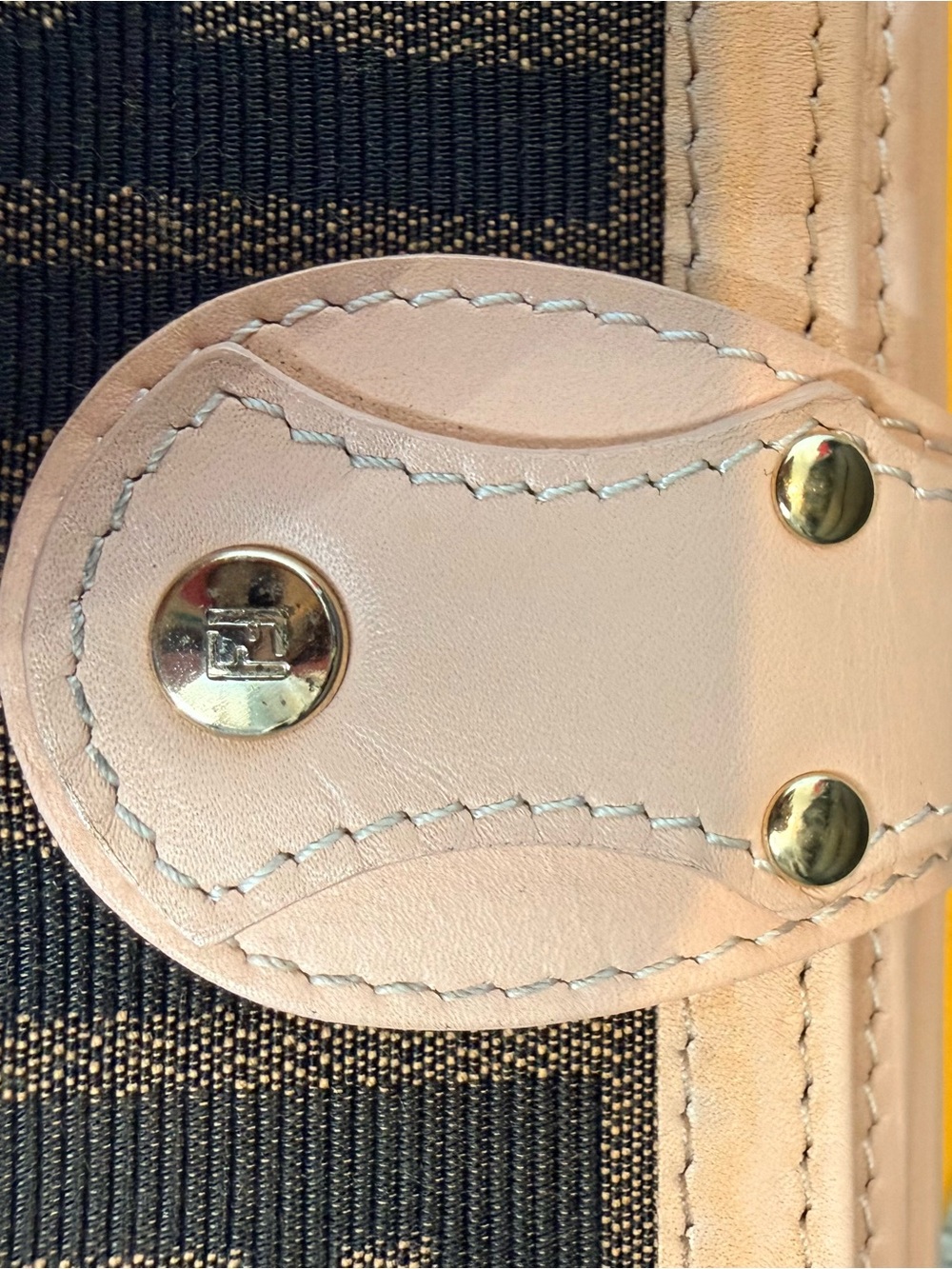 Fendi Brown FF Logo Wallet with Blush Trim - Picture 2 of 11